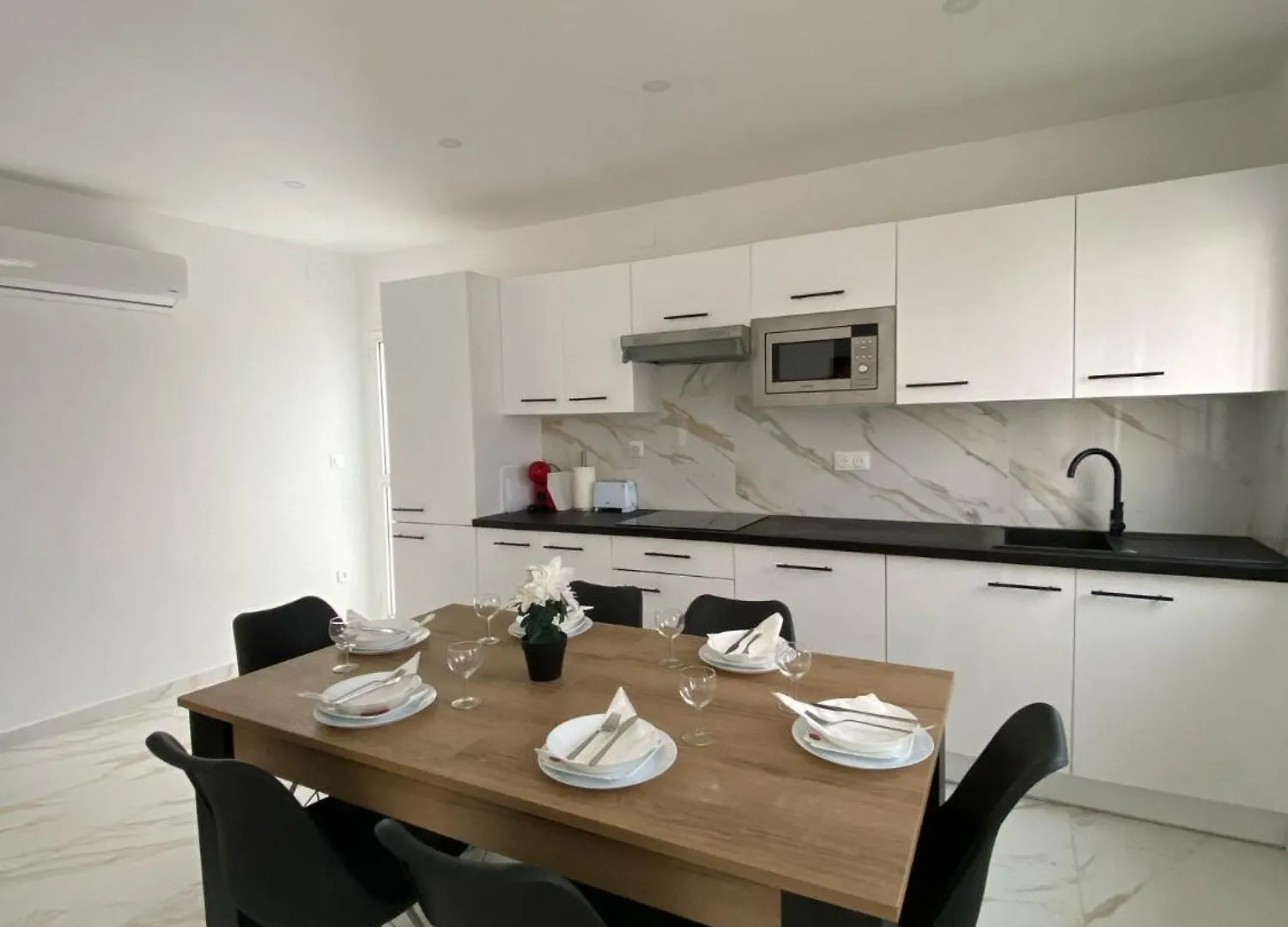 Requesens Playa Apartment Empuriabrava